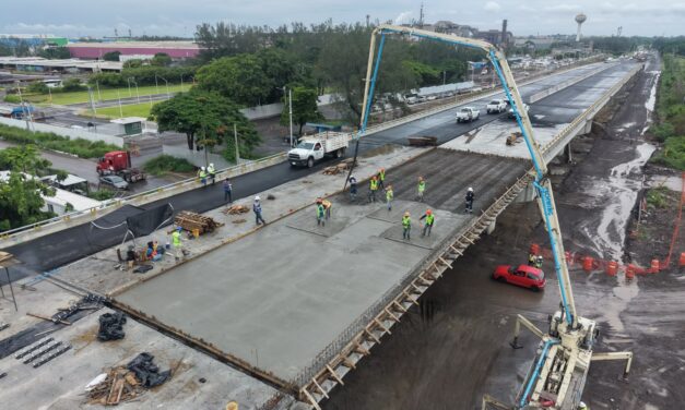 Concluye SICT colado de losas del distribuidor vial de acceso al Puerto de Veracruz