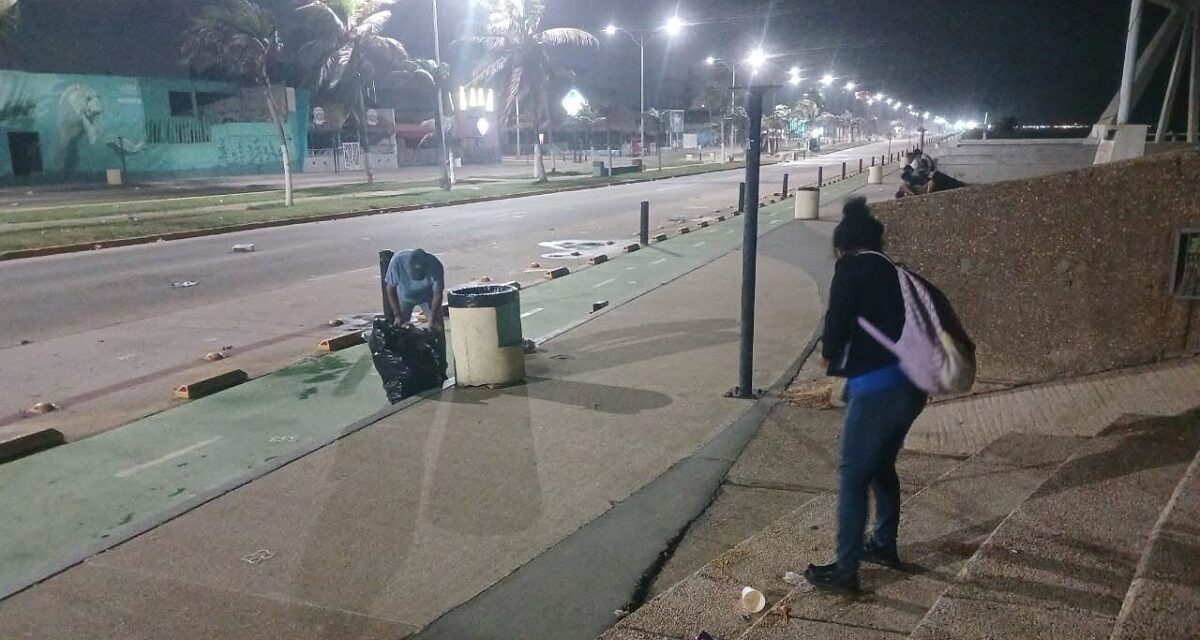 Activan operativo de limpieza inmediata en el malecón de Coatzacoalcos tras festejos mundialistas