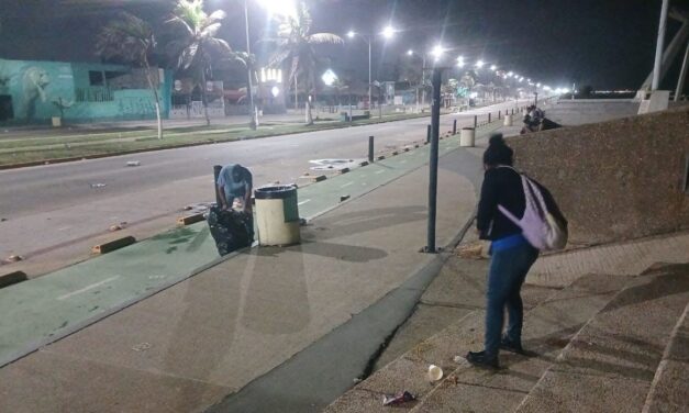 Activan operativo de limpieza inmediata en el malecón de Coatzacoalcos tras festejos mundialistas
