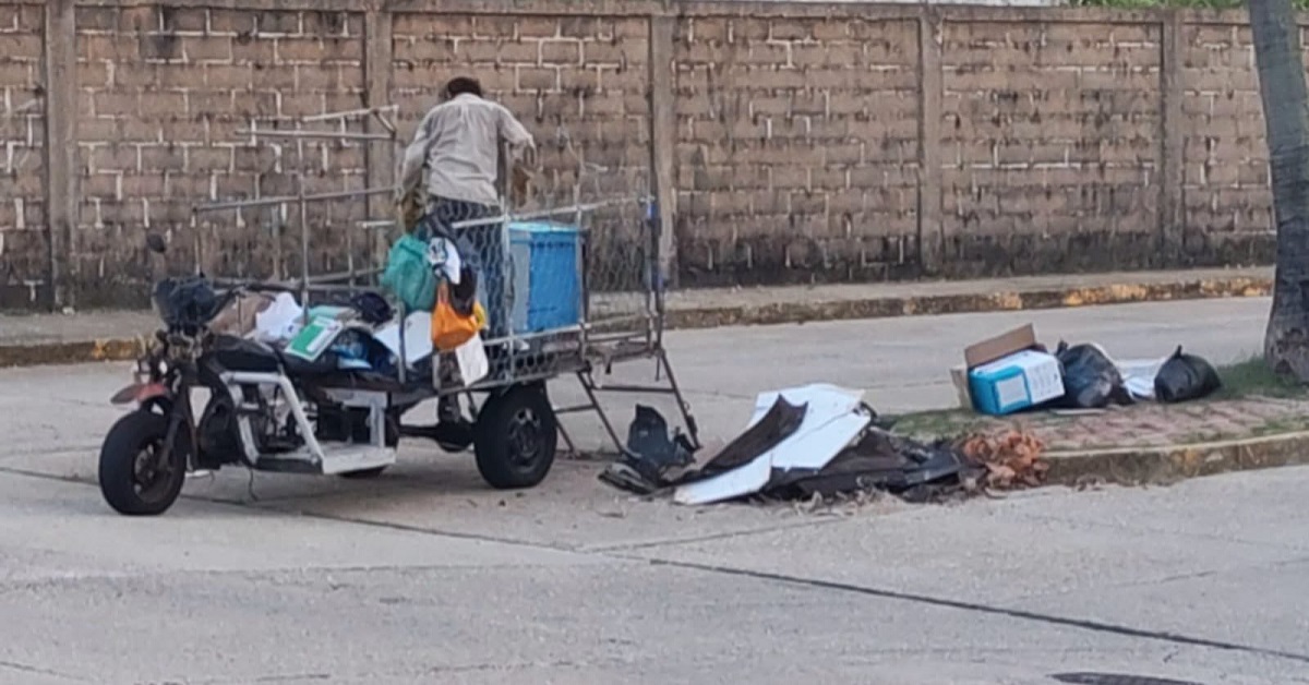 Advierten multas en Coatzacoalcos por tiro irregular de escombros y basura de obras