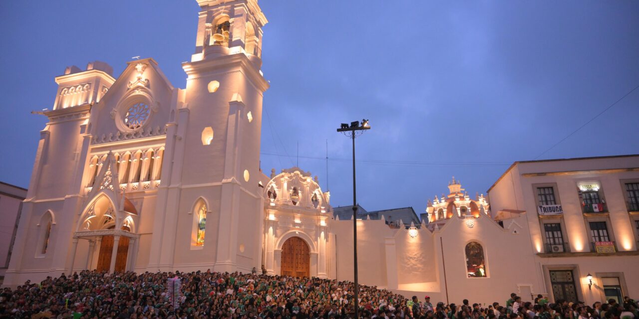 El corazón de Xalapa, escenario de una gran fiesta tricolor