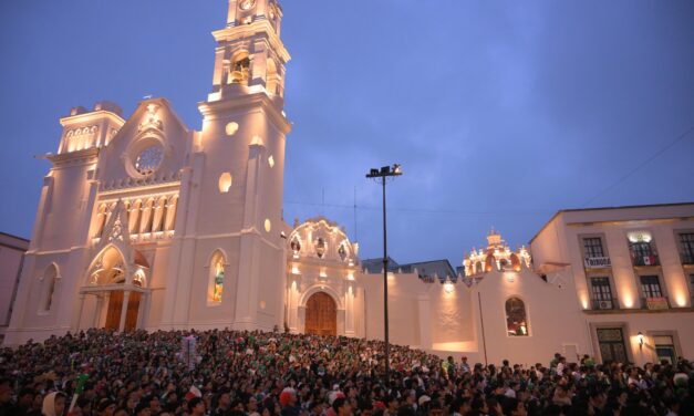El corazón de Xalapa, escenario de una gran fiesta tricolor