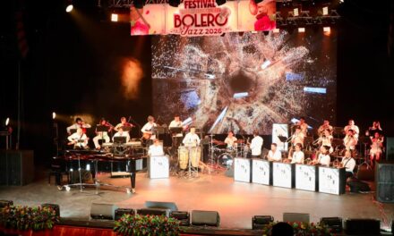 Con ovación de pie, Xalapa celebra la segunda noche del Festival Internacional del Bolero y Jazz