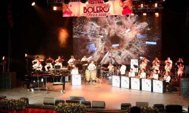 Con ovación de pie, Xalapa celebra la segunda noche del Festival Internacional del Bolero y Jazz