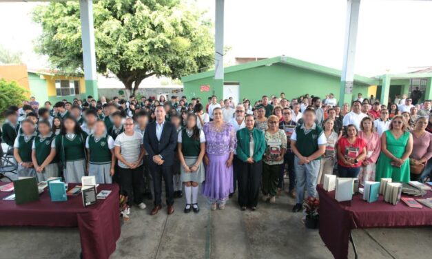 Distribuye SEV más de 10 mil ejemplares de la campaña Dona un libro, transforma un destino