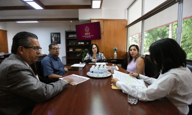 Acompaña SEV proyecto de investigación de la BCENV para la educación rural