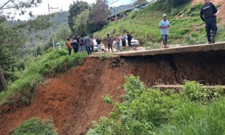 Protección Civil despliega atención por afectaciones de la vaguada en Veracruz
