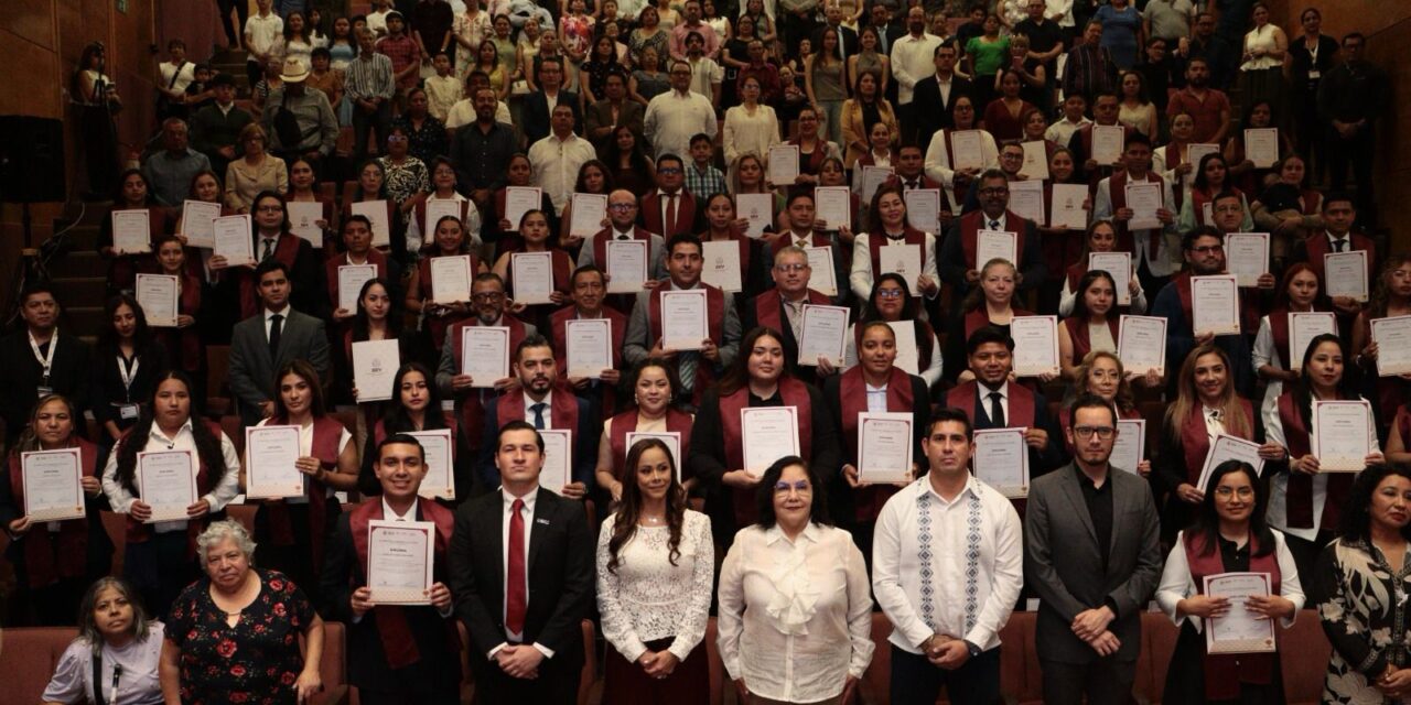 Instituto Consorcio Clavijero formaliza el grado académico de 106 egresados