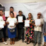 Seis familias reciben derechos de posesión de sus nuevos terrenos en Los Almendros