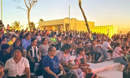 Éxito rotundo en la segunda función de “Cine Frente al Mar” en Coatzacoalcos