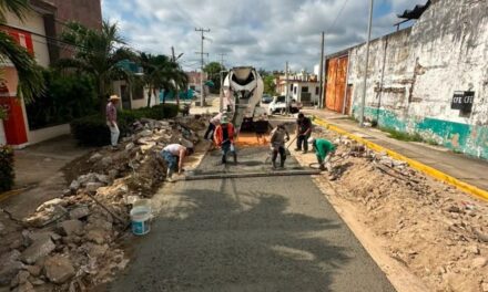 ​Avanza rehabilitación con concreto hidráulico en la colonia Puerto México de Coatzacoalcos