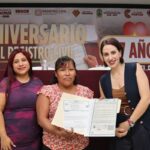 Entregan Gobierno Municipal, DIF y Registro Civil actas de registro extemporáneo