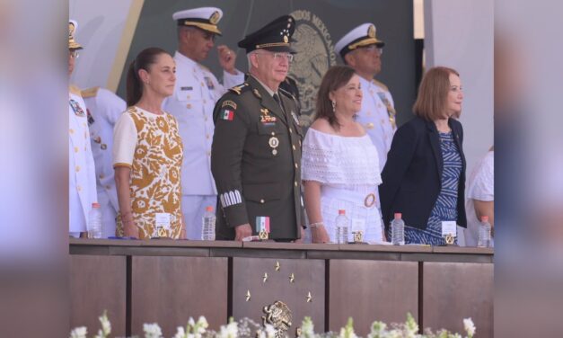 Acompaña Rocío Nahle a la presidenta Claudia Sheinbaum en graduación de cadetes navales