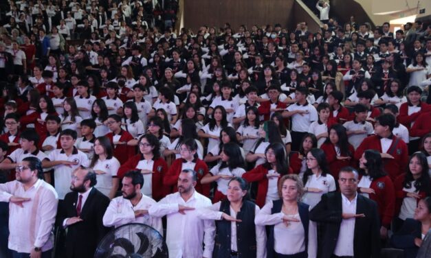Recibe la Benemérita Escuela Normal Veracruzana denominación de Centenaria