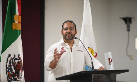 Anuncia Pedro Miguel Rosaldo García nueva Unidad Médica Móvil permanente para Coatzacoalcos