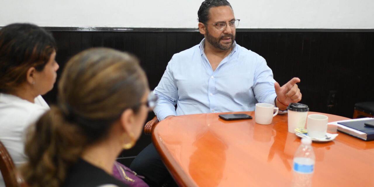 Gestiona Pedro Miguel Rosaldo acuerdos con CFE para atender apagones en el poniente de Coatzacoalcos