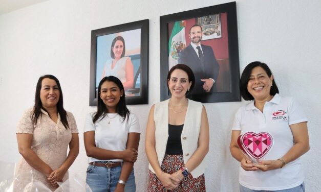 Damas Voluntarias de la CMIC donan útiles escolares al DIF Coatzacoalcos