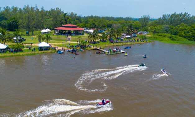 Motonáutica reúne a cientos de familias en Coatzacoalcos con deporte, turismo y comercio local