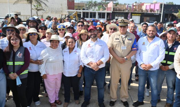 Recolecta Sedema 1.8 toneladas de residuos en playas de Coatzacoalcos