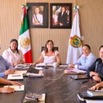 Revisan gobernadora Rocío Nahle y titular de SEV Raquel Bonilla programa de entrega de libros del nuevo ciclo escolar