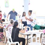 Hojas, ramas y creatividad cobran vida en taller gratuito del Festival del Mar