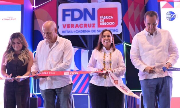 Acompaña Pedro Rosaldo a Rocío Nahle en Fábrica de Negocio y destaca nuevas oportunidades para Coatzacoalcos