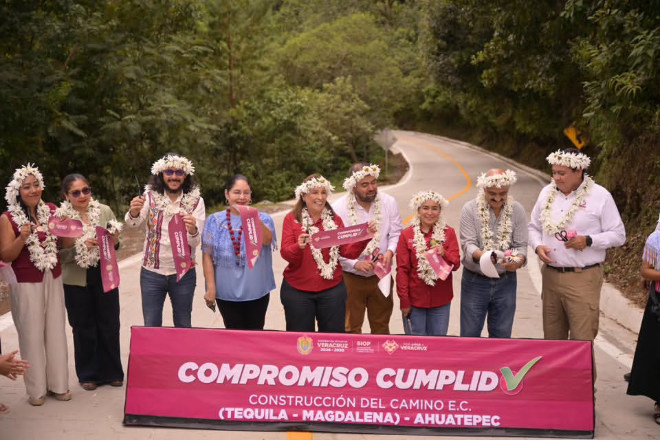 Rocío Nahle entrega tramo Tequila-Magdalena-Ahuatepec en beneficio de 25 comunidades de la sierra de Zongolica