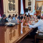 Firma Pedro Miguel Rosaldo solicitud para avanzar en cancelación de deuda bursátil