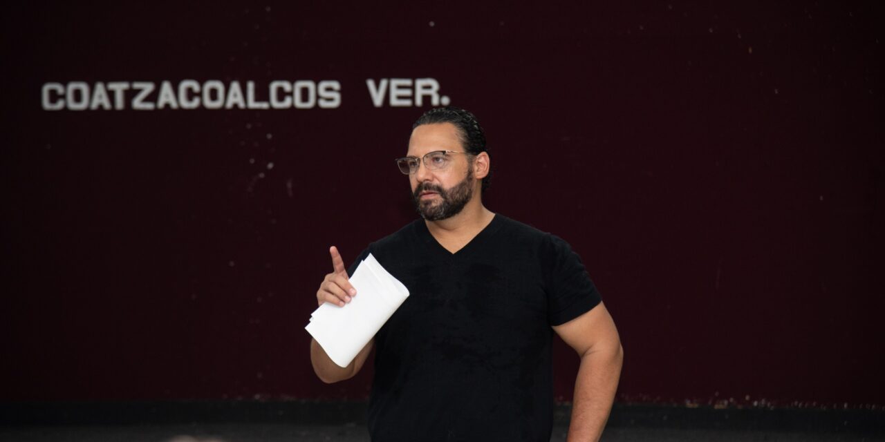 Fortalece Pedro Miguel Rosaldo apoyo a escuelas con entrega de mobiliario y pintura