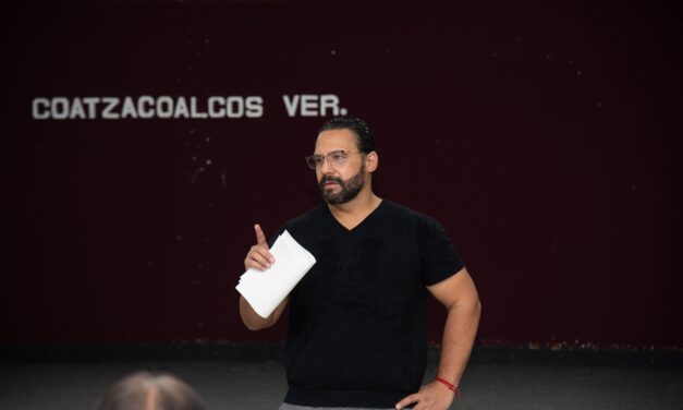 Fortalece Pedro Miguel Rosaldo apoyo a escuelas con entrega de mobiliario y pintura