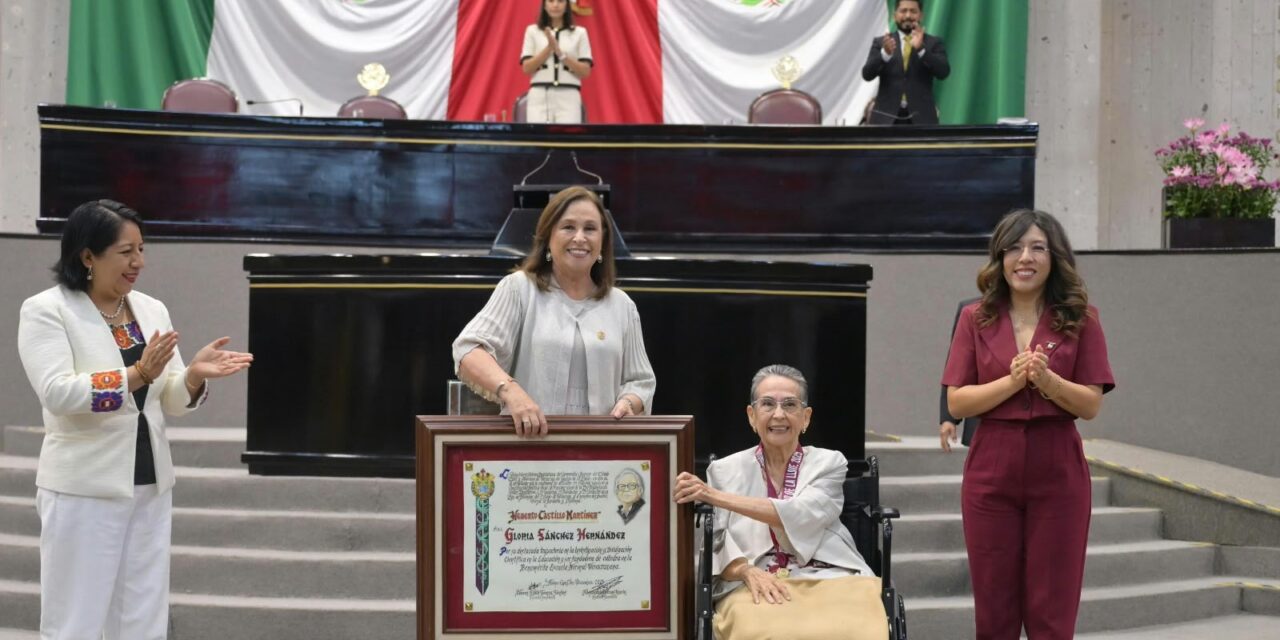 Medalla a Gloria Sánchez reconoce una vida de educación, justicia social y servicio a Veracruz: Rocío Nahle