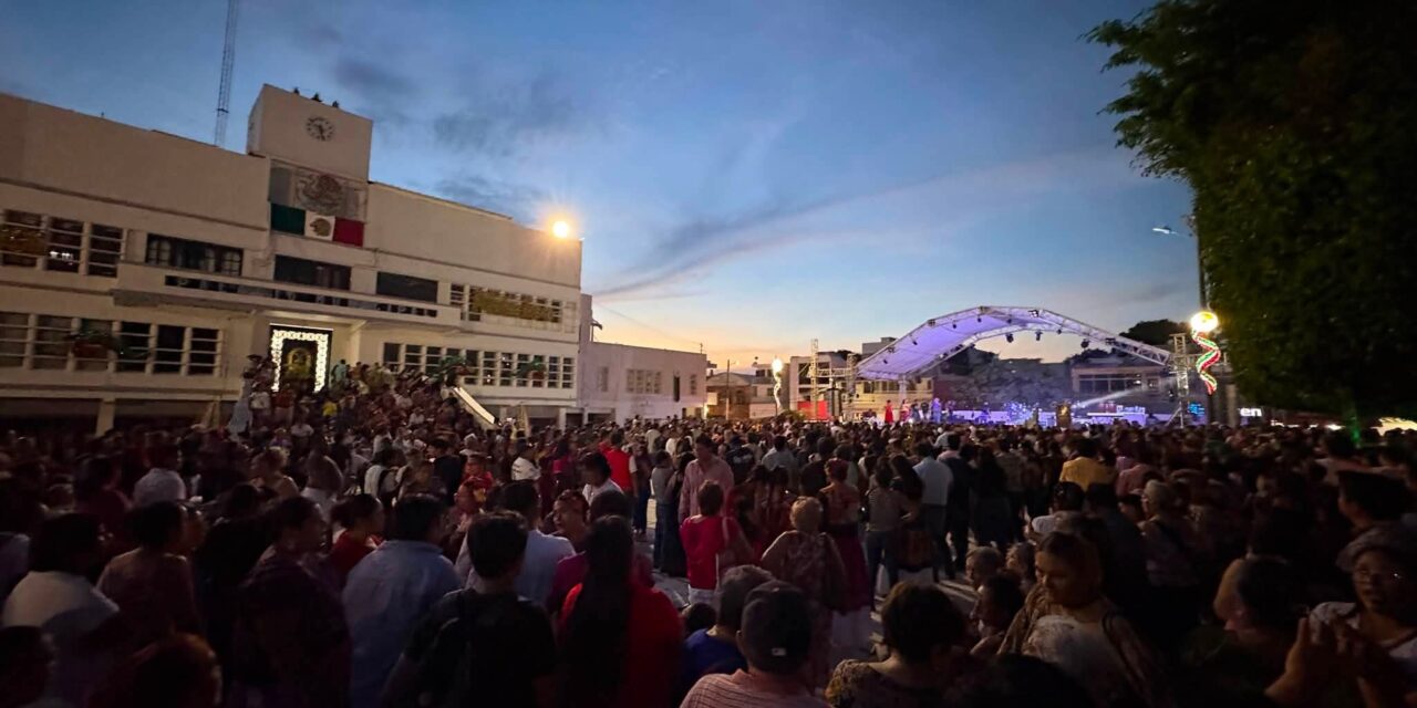 Con lleno total, música y alegría, Súper Grupo Juárez cierra ‘Coatza Vive el Verano’