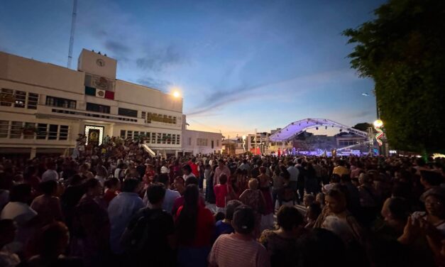 Con lleno total, música y alegría, Súper Grupo Juárez cierra ‘Coatza Vive el Verano’