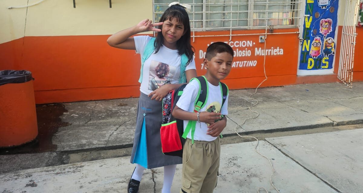 Con el apoyo del alcalde Pedro Miguel Rosaldo, “La Familia Payasito” regresa a clases con sus útiles escolares