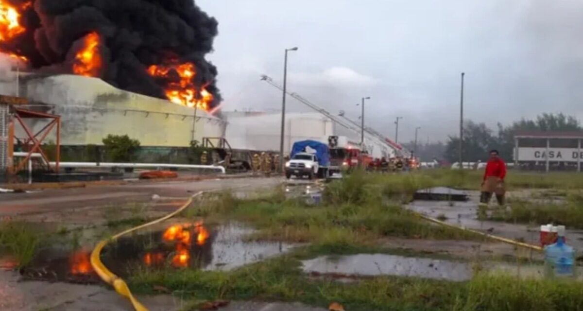 Atiende Pemex incidente en la Terminal de Almacenamiento Pajaritos