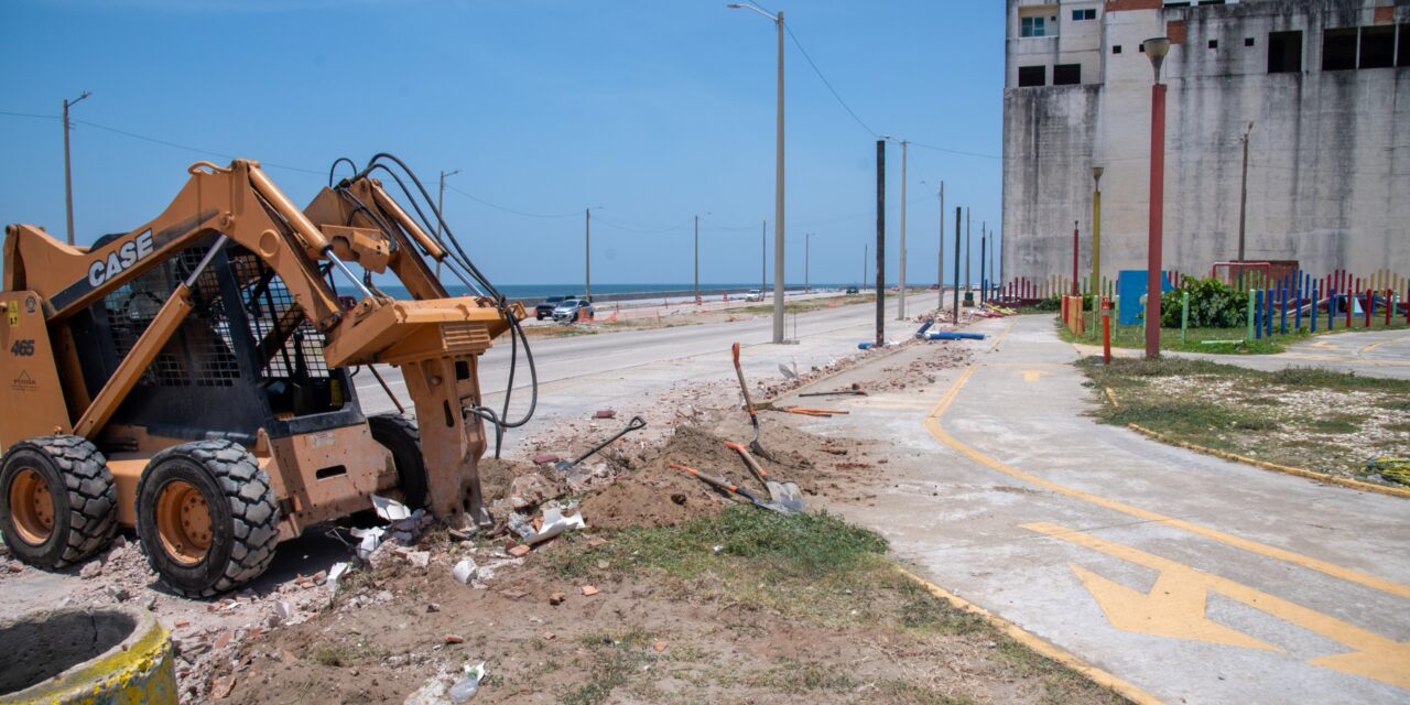 Modernizará Pedro Miguel Rosaldo parque infantil de Playa Sol como parte de la rehabilitación del Malecón