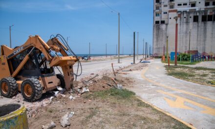 Modernizará Pedro Miguel Rosaldo parque infantil de Playa Sol como parte de la rehabilitación del Malecón