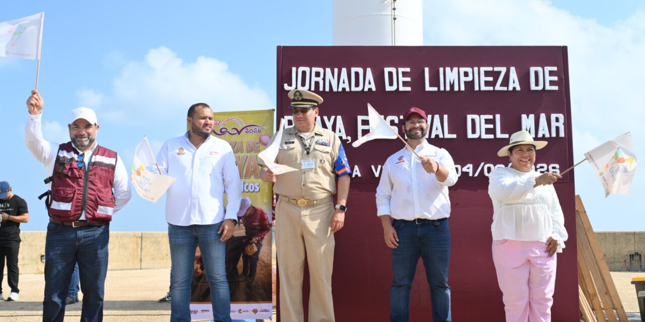 Coatzacoalcos une esfuerzos en jornada masiva de limpieza de playa rumbo al Festival del Mar 2026