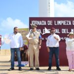 Coatzacoalcos une esfuerzos en jornada masiva de limpieza de playa rumbo al Festival del Mar 2026
