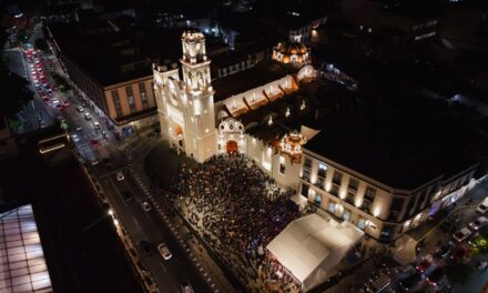 Jueves Musicales reunió a familias xalapeñas en una noche dedicada a los sones cubanos y la salsa