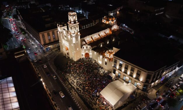 Jueves Musicales reunió a familias xalapeñas en una noche dedicada a los sones cubanos y la salsa