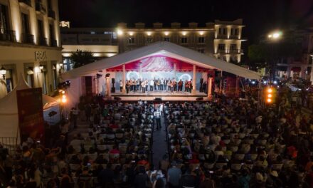 Gran Serenata Rondallera vivió Plaza Lerdo con Voces Universitarias, Zorzal y San Martín