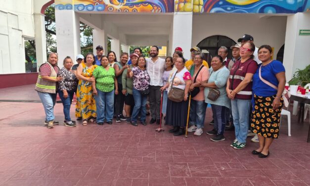 Pedro Miguel Rosaldo reconoce a 120 trabajadores de Limpia Pública y anuncia aumento salarial