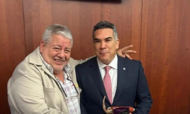 Astrolabio Político