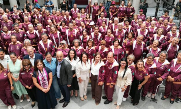 Abandera Gobernadora a participantes de las Olimpiadas de Oro 2026