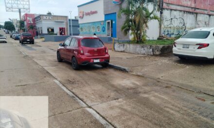 Disminuyen niveles de agua y se restablece la circulación en diversos puntos de Coatzacoalcos