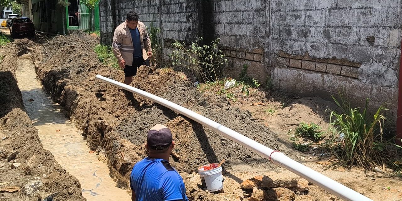 CMAS fortalece la distribución de agua potable y rehabilita drenaje sanitario en distintos sectores de Coatzacoalcos