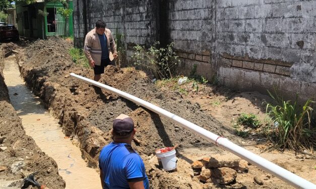 CMAS fortalece la distribución de agua potable y rehabilita drenaje sanitario en distintos sectores de Coatzacoalcos