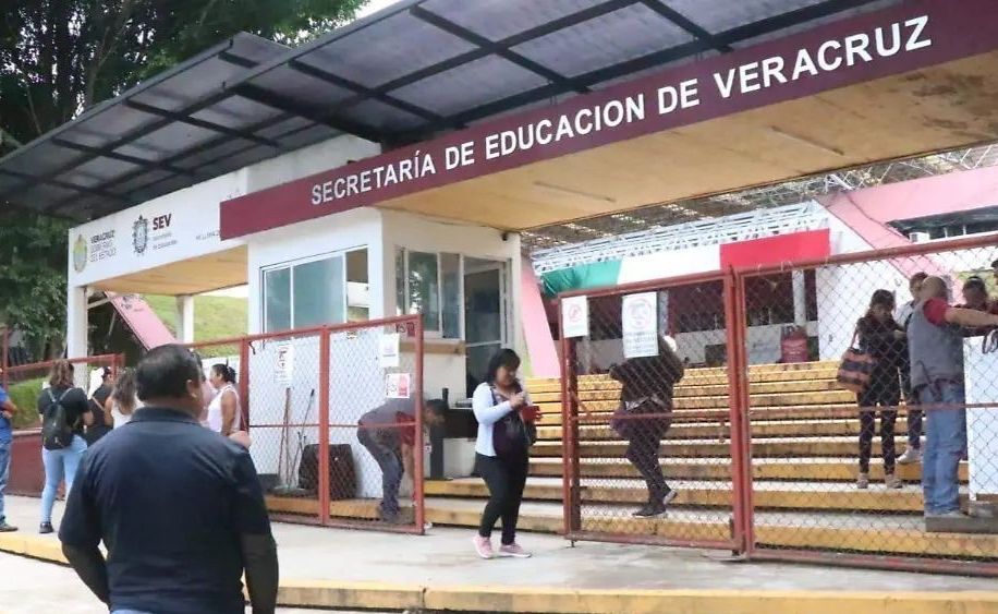 Continúa proceso de ‘Entrega – Recepción’ en SEV, dependencia opera con normalidad