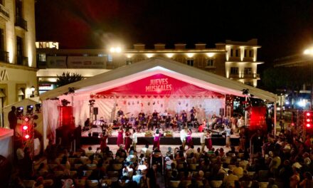 Jueves Musicales puso a bailar al ritmo del danzón en Plaza Lerdo